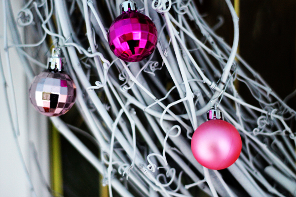 pink bulbs, I'm dreaming of a pink Christmas