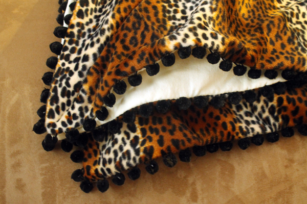 Catnap Blanket, Blanket, Faux Leopard Fur, Pom Poms